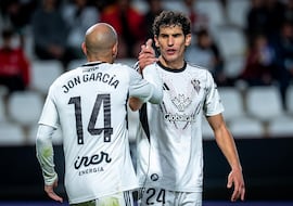 Vallejo, baja de última hora en el Alba