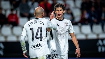 Vallejo, baja de última hora en el Alba