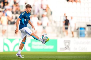 El canterano bético costó 22 millones y medio de euros, consagrándose como el fichaje más caro de la historia del Como. El joven extremo de 19 años deslumbró a todos y fue una de las mayores irrupciones de LaLiga en la última mitad de la temporada. Por esta razón, Fábregas decidió contactar con él para convencerle de que el proyecto de su equipo era lo que mejor le venía para el crecimiento de su carrera. Jesús se une a su excompañero en el Betis, Diao, en busca del ‘sueño italiano’.