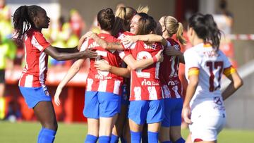 Las jugadoras celebran el gol de Meseguer.