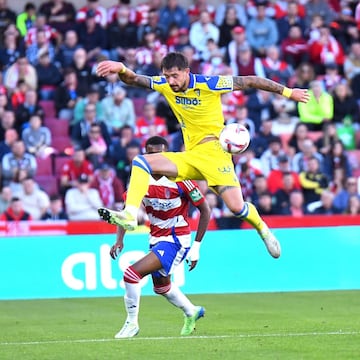 Bojan Kovacevic el encuentro que enfrentaba al Cádiz CF frente al Granada CF en la jornada 16 de la Liga Hypermotion. Foto: Cádiz CF.