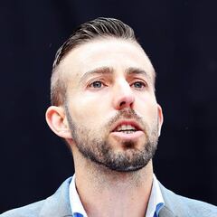 Luis García y los pericos replican a Piqué: "Ladran, luego cabalgamos..."