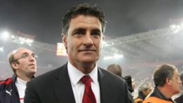 El técnico español celebra el reciente título de Liga.