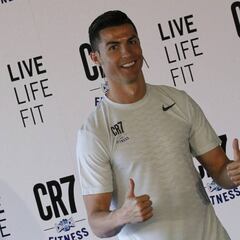 Cristiano: "Hago 200 o 300 abdominales al día..."