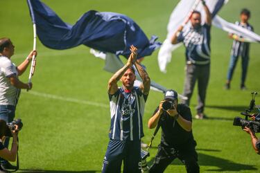 Sergio Ramos se presentó con Monterrey ante cientos de personas. “Dejar un legado en México es un reto personal. No vengo a pasear sino a conquistar títulos nuevos. El fútbol no es una cuestión de edad, es cuestión de rendimiento”, declaró como Rayado.
