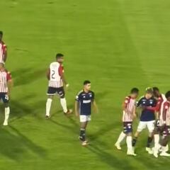 Posible agresión de Bacca a Llinás que le recriminan al delantero de Junior