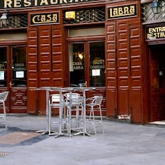 Casa Labra, famosa y centenaria taberna por sus croquetas de bacalao