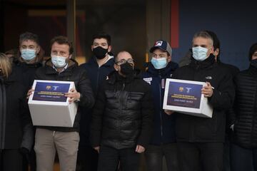 Presentación de las firmas en apoyo a la precandidatura de Jordi Farré a la presidencia del Barcelona 