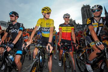 En 2015 ganó su segundo Tour. Nairo Quintana y Alejandro Valverde le acompañaron en el podio.