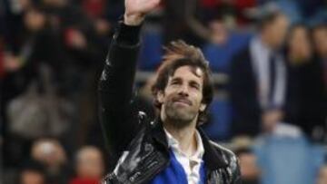 <b>HOMENAJE. </b>Van Nistelrooy se despidió del Bernabéu hace dos años.