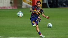 Soccer Football - La Liga Santander - FC Barcelona v Athletic Bilbao - Camp Nou, Barcelona, Spain - June 23, 2020   Barcelona&#039;s Lionel Messi during the warm up before the match, as play resumes behind closed doors following the outbreak of the corona