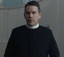 ‘El reverendo’: Ethan Hawke clava el papel de pastor evangélico y terrorista en la obra maestra del polémico Schrader