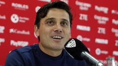 Montella en rueda de prensa. 