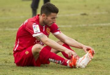 El defensa del Zaragoza José Manuel Fernández al finalizar el partido.
