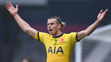 Tottenham Hotspurs Welsh midfielder Gareth Bale reacts during the English Premier League football match between West Bromwich Albion and Tottenham Hotspur at The Hawthorns stadium in West Bromwich, central England, on November 8, 2020. (Photo by Laurence 