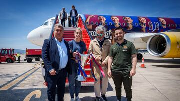 26/05/24 FUTBOL FEMENINO
BARCELONA CAMPEON DE LA WOMENS CHAMPIONS LEAGUE
LLEGADA VIAJE AEROPUERTO AVION FOTO FAMILIA
JOAN LAPORTA ALEGRIA CELEBRACION CAMPEONAS COPA TROFEO
FOTO ENVIADA AIMARA.GARTEIZGOXEASCOA.