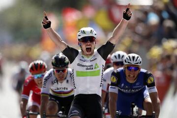 Mark Cavendish batió a Marcel Kittel y Peter Sagan en el primer sprint del Tour de Francia, en Utah Beach.