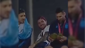 ¡Imperdible! La reacción de Messi a un singular peluche