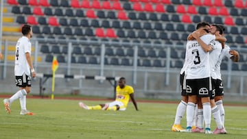 17 de Febrero del 2021/TALCA
Jugadores de Colo Colo celebran el triunfo y la permanencia en primera división ,durante el partido del descenso del Campeonato Nacional AFP PlanVital 2020, entre Colo Colo vs Universidad de Concepcion, disputado en el Estadio Fiscal de Talca.
FOTO:FRANCISCO LONGA/AGENCIAUNO