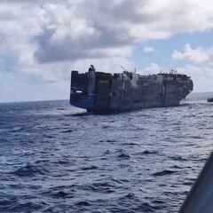 4.000 Porsche y Lamborghini se hunden en el Atlántico