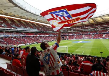 El Atlético de Madrid ha comenzado una nueva era en sus 114 años de historia con la inauguración del Estadio Wanda Metropolitano, el flamante coliseo rojiblanco. El rey Felipe VI fue el encargado de descubrir la placa y dar por estrenado el nuevo estadio.