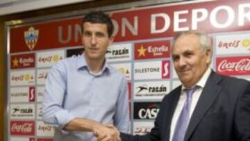 <b>ILUSIONADO. </b>Javi Gracia fue presentado por Alfonso García.