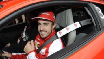 Alonso se sometió al control antidopaje el día después de su acto en Montmeló con el Banco Santander.