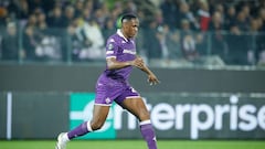 Yerry Mina tuvo su primer partido de titular con Fiorentina.