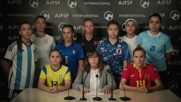 Jugadoras de todo el mundo con Orive en la última iniciativa.