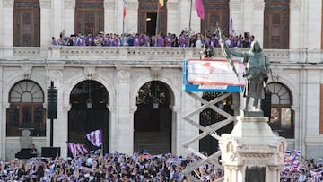 27/05/24 VALLADOLID
CELEBRACION ASCENSO PRIMERA DIVISION ALEGRIA AFICIONADOS SEGUIDORES AYUNTAMIENTO