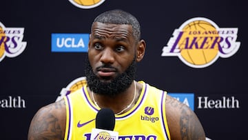 EL SEGUNDO, CALIFORNIA - OCTOBER 02: LeBron James #23 of the Los Angeles Lakers speaks with the media during Los Angeles Lakers media day at UCLA Health Training Center on October 02, 2023 in El Segundo, California. NOTE TO USER: User expressly acknowledges and agrees that, by downloading and/or using this photograph, user is consenting to the terms and conditions of the Getty Images License Agreement.   Ronald Martinez/Getty Images/AFP (Photo by RONALD MARTINEZ / GETTY IMAGES NORTH AMERICA / Getty Images via AFP)