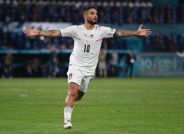 0-3. Lorenzo Insigne celebra el tercer gol.