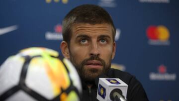 Gerard Pique: "Barça must fight to retain Neymar"