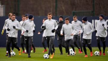 La plantilla del Leipzig, durante el entrenamiento previo al encuentro contra el Besiktas.