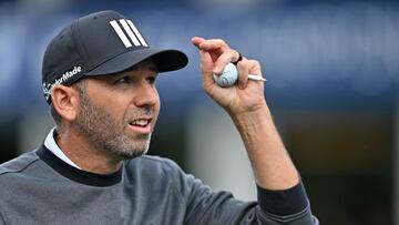 El golfista Sergio García compite durante el BMW PGA Championship en el Wentworth Golf Club de Londres.