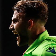 Aitor Fernández frena la reacción de la Real