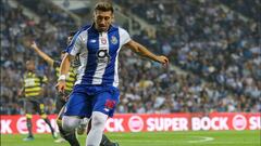 Héctor Herrera no se irá del Porto... por el momento