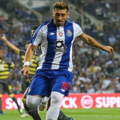 Héctor Herrera no se irá del Porto... por el momento