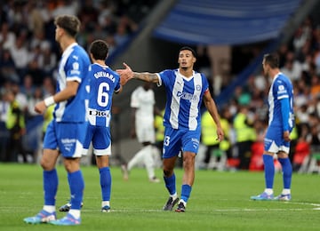 3-1. El jugador uruguayo celebra el primer tanto babazorro.