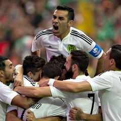 México triunfa en el desierto guiado por Márquez y Lozano