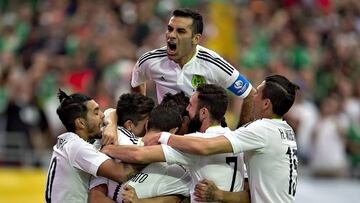 El Tri festeja la anotación tempranera en propia puerta de Pereira.