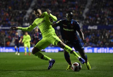 Jeison Murillo jugó su primer partido con el Barcelona ante el Levante en el Estadio Ciudad de Valencia por la ida de los octavos de final de la Copa del Rey. Hizo dupla defensiva junto a Chumi, pero en el remate del partido jugó junto a Lenglet.