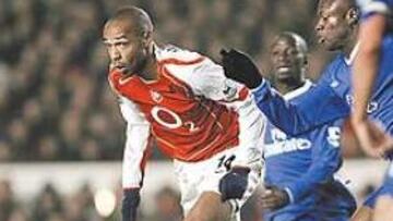<b>PICHICHI DESTACADO. </b>Con sus dos goles de ayer ante el Chelsea, Henry ya suma 15 en la Premier.