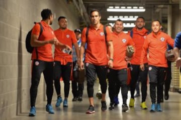 Futbol, Argentina v Chile.
Copa America Centenario 2016.
Los jugadores de la seleccion chilena, llegan al estadio para jugar el partido del grupo D de la Copa Centenario contra Argentina en el estadio Levi's de Santa Clara, Estados Unidos.
06/06/2016
Andres Pina/Photosport*********