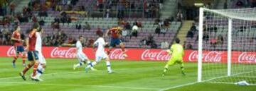 Soldado marca el empate de cabeza.