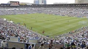 <b>EMPUJÓN EMOCIONAL. </b>La Romareda, en un partido de máxima asistencia: la grada ha mostrado muchas veces en estos años su compromiso y el equipo la necesita.