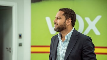 El secretario general de Vox, Ignacio Garriga a su llegada a una rueda de prensa, en la sede nacional del partido, a 12 de junio de 2023, en Madrid (España). Durante la rueda de prensa ha hecho un llamamiento al PP para sellar acuerdos en los 135 municipios en los que sus votos son necesarios para evitar gobiernos de izquierdas, ha garantizado que negociarán "donde haga falta y hasta donde haga falta" pero dejando claro que no aceptarán "chantajes" ni "presiones".
12 JUNIO 2023;VOX;ELECCIONES;CAMPAÑA;RUEDA DE PRENSA;PACTOS;GOBIERNO;DERECHA;
Gabriel Luengas / Europa Press
12/06/2023