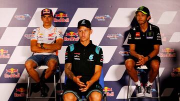 Quartararo escoltado por Márquez y Rossi en la rueda de prensa de Jerez.