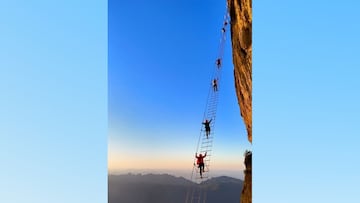 This heart-pounding experience connects two cliffs at a breathtaking altitude of 5.000 feet, quickly becoming a favorite among adventurous thrill-seekers.