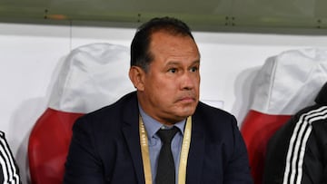 MAINZ, GERMANY - MARCH 25: Juan Reynoso, Head Coach of Peru before the international friendly match between Germany and Peru at MEWA Arena on March 25, 2023 in Mainz, Germany. (Photo by Will Palmer/Sportsphoto/Allstar via Getty Images)